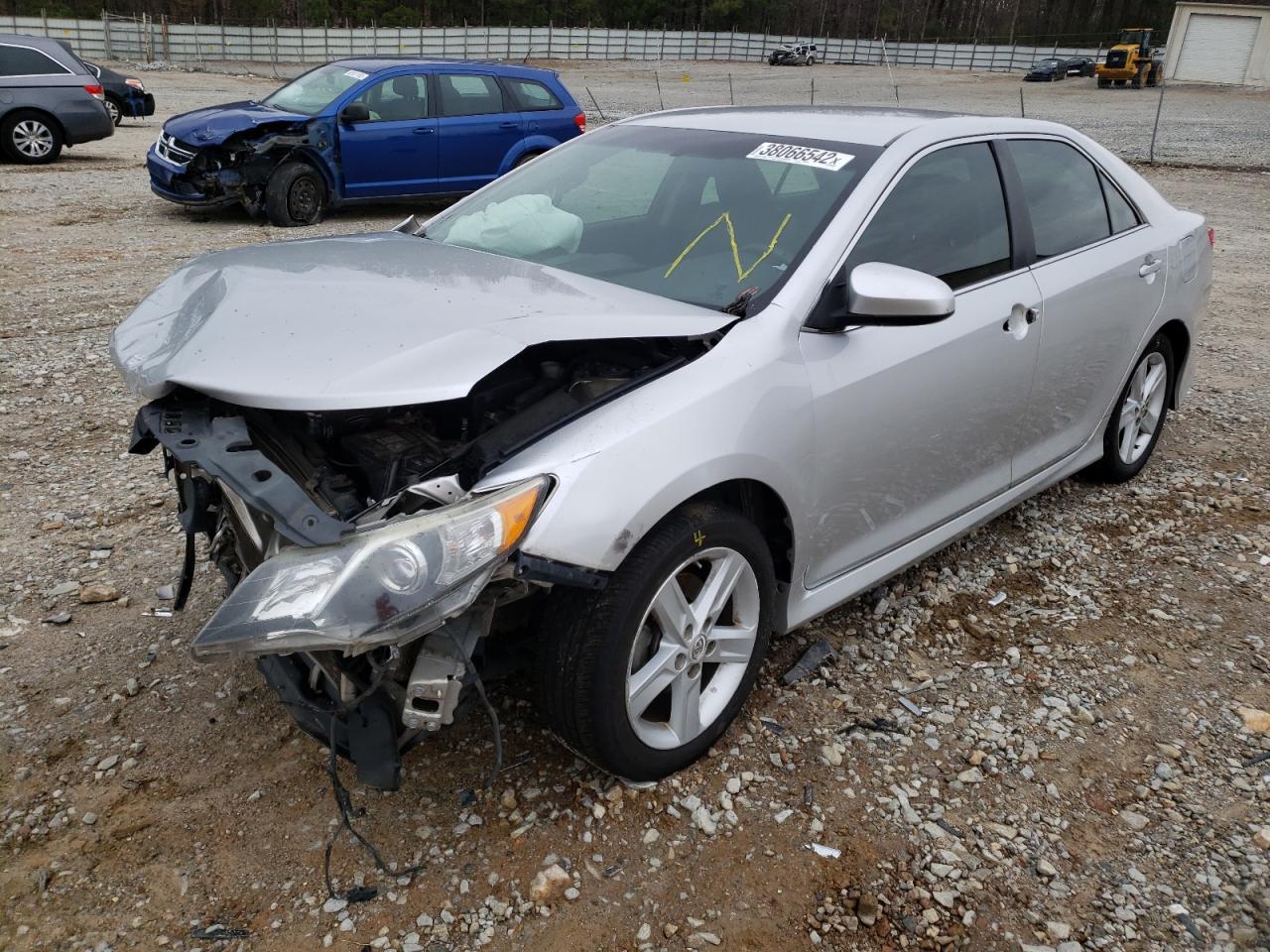 Photo 2 from auction – 2012 TOYOTA CAMRY BASE with VIN 4T1BF1FK6CU184701