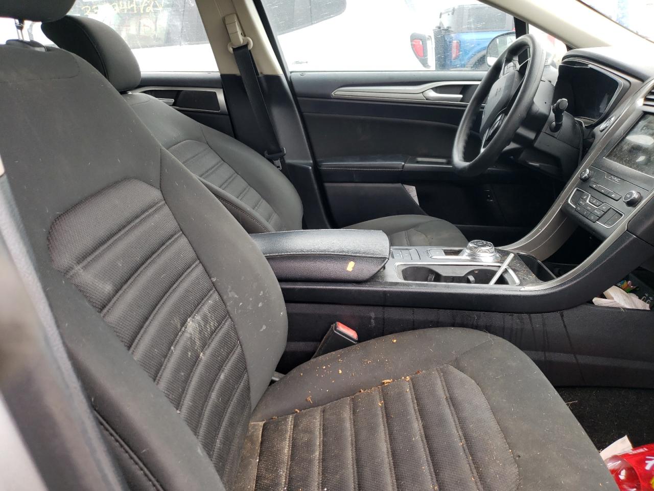 Photo 5 from auction – 2019 FORD FUSION SE with VIN 3FA6P0LU1KR130026