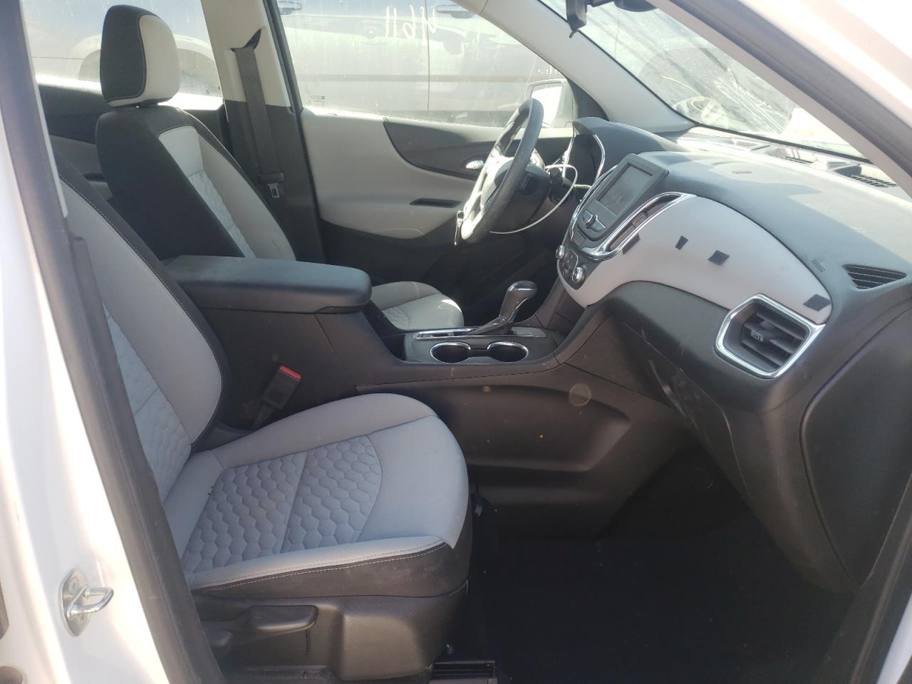 Photo 5 from auction – 2020 CHEVROLET EQUINOX with VIN 2GNAXFEV2L6146295