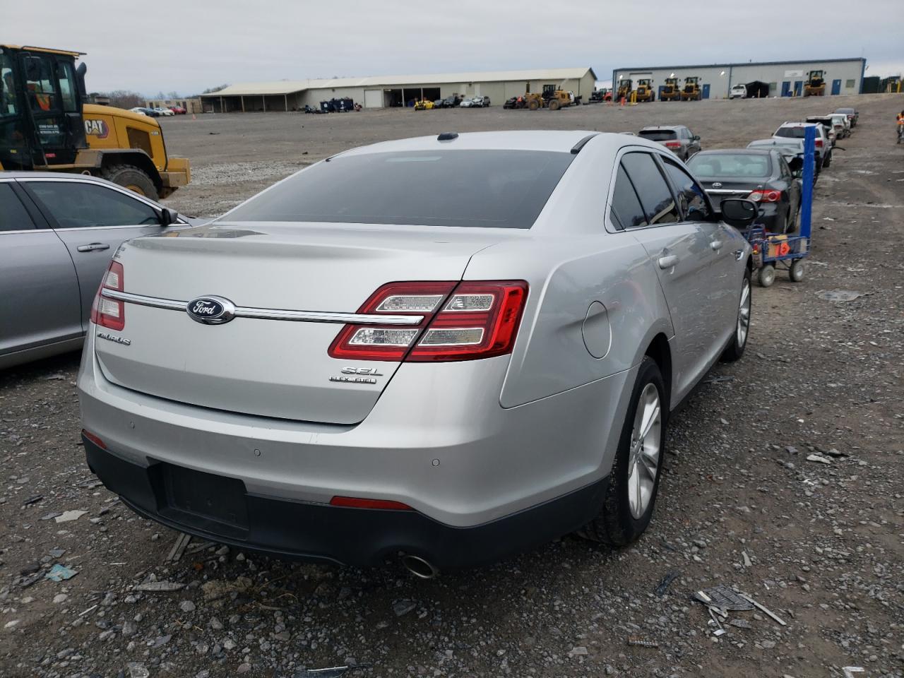 صورة رقم 4 من المزاد - 2017 FORD TAURUS SEL مع VIN 1FAHP2E80HG120995