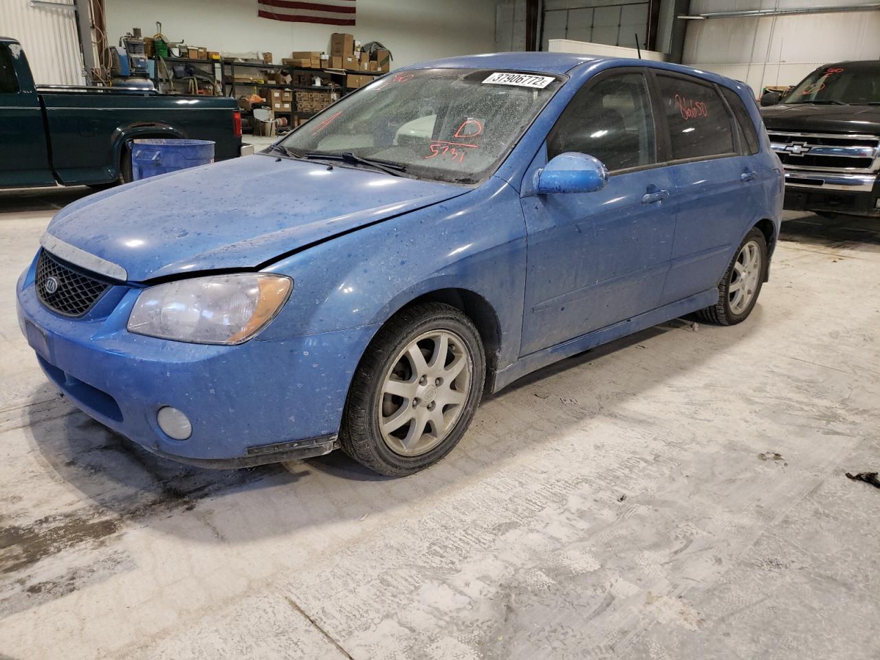 Photo 2 from auction – 2006 KIA SPECTRA5 with VIN KNAFE161365305731