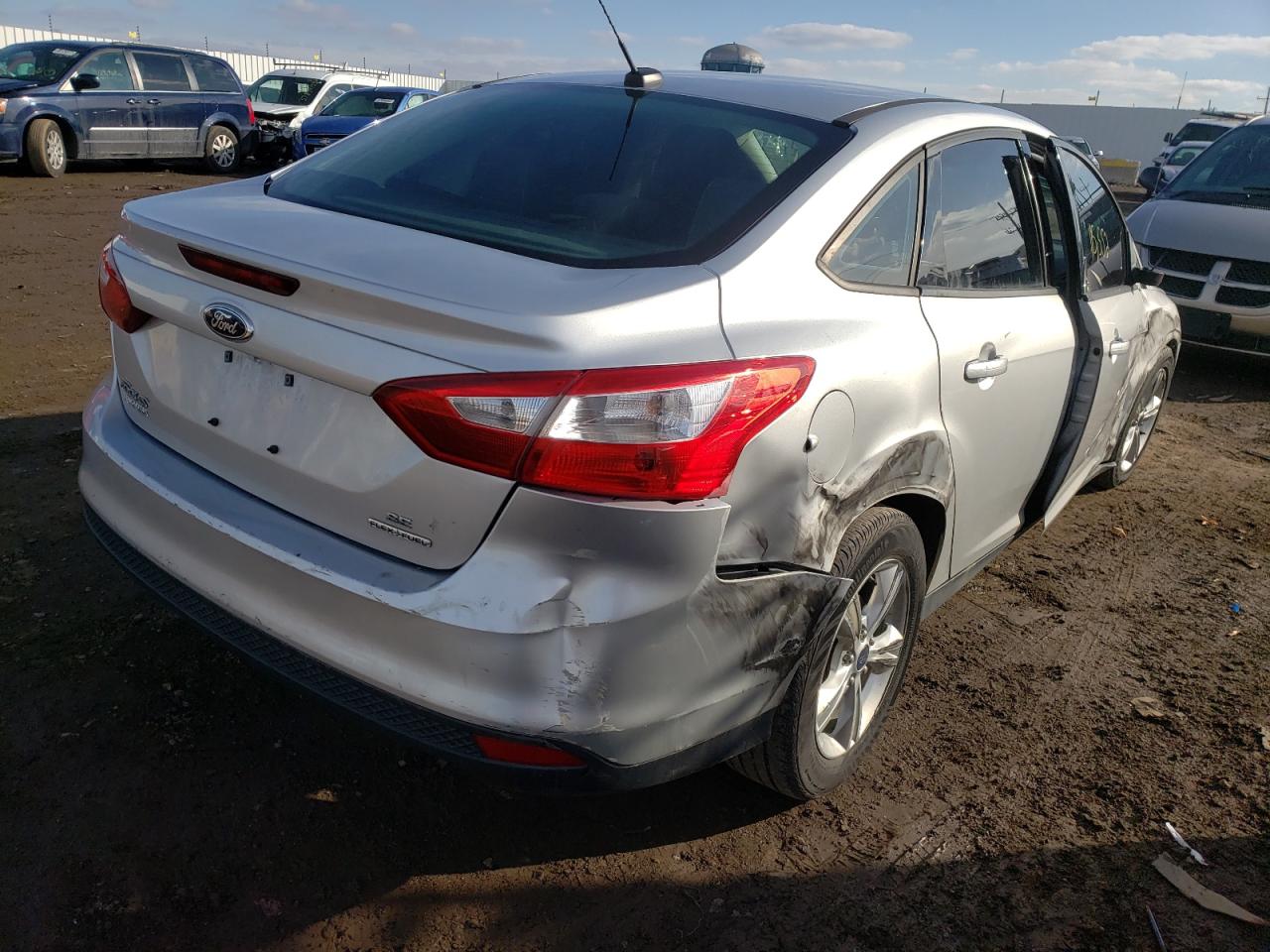 Photo 4 from auction – 2014 FORD FOCUS SE with VIN 1FADP3F26EL240804