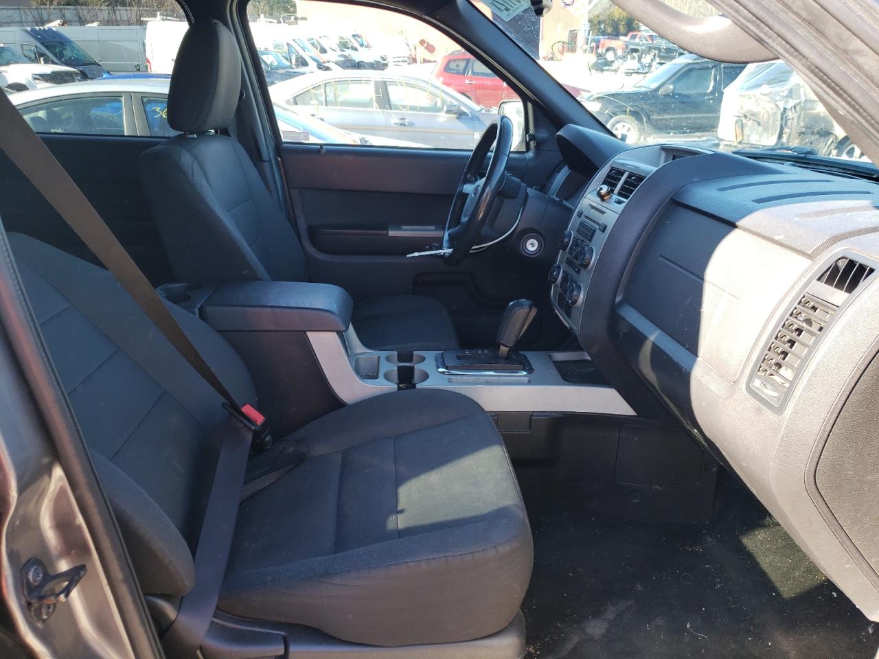 Photo 5 from auction – 2011 FORD ESCAPE XLT with VIN 1FMCU0D71BKA51065