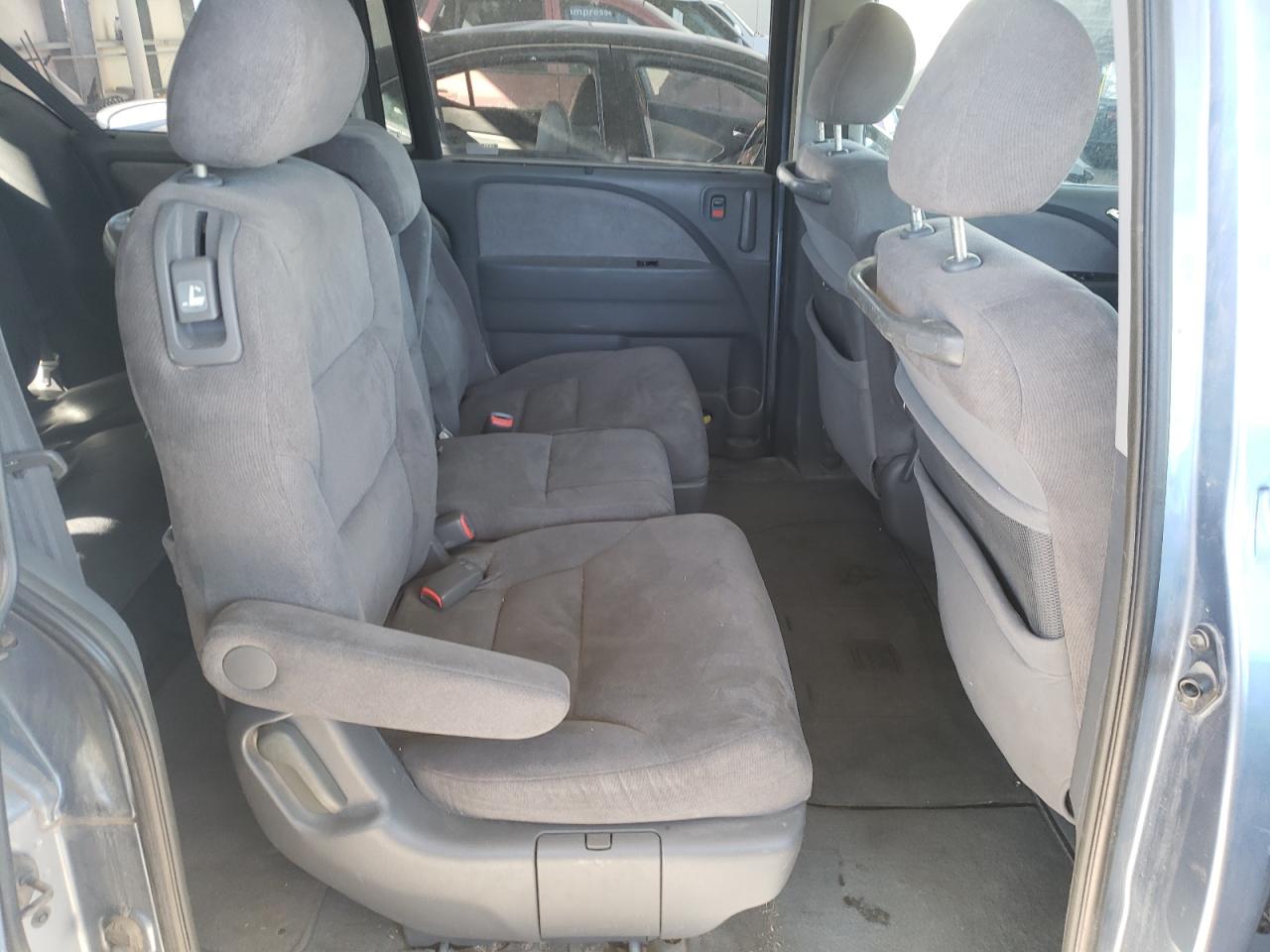 Photo 6 from auction – 2005 HONDA ODYSSEY EX with VIN 5FNRL38495B069642