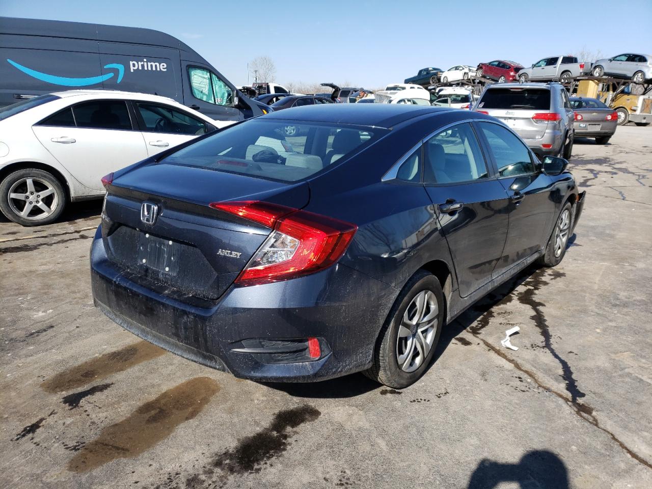 Photo 4 from auction – 2017 HONDA CIVIC LX with VIN 19XFC2E59HE072982