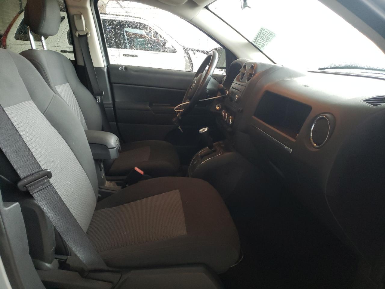Photo 5 from auction – 2013 JEEP COMPASS LA with VIN 1C4NJCEA0DD238421