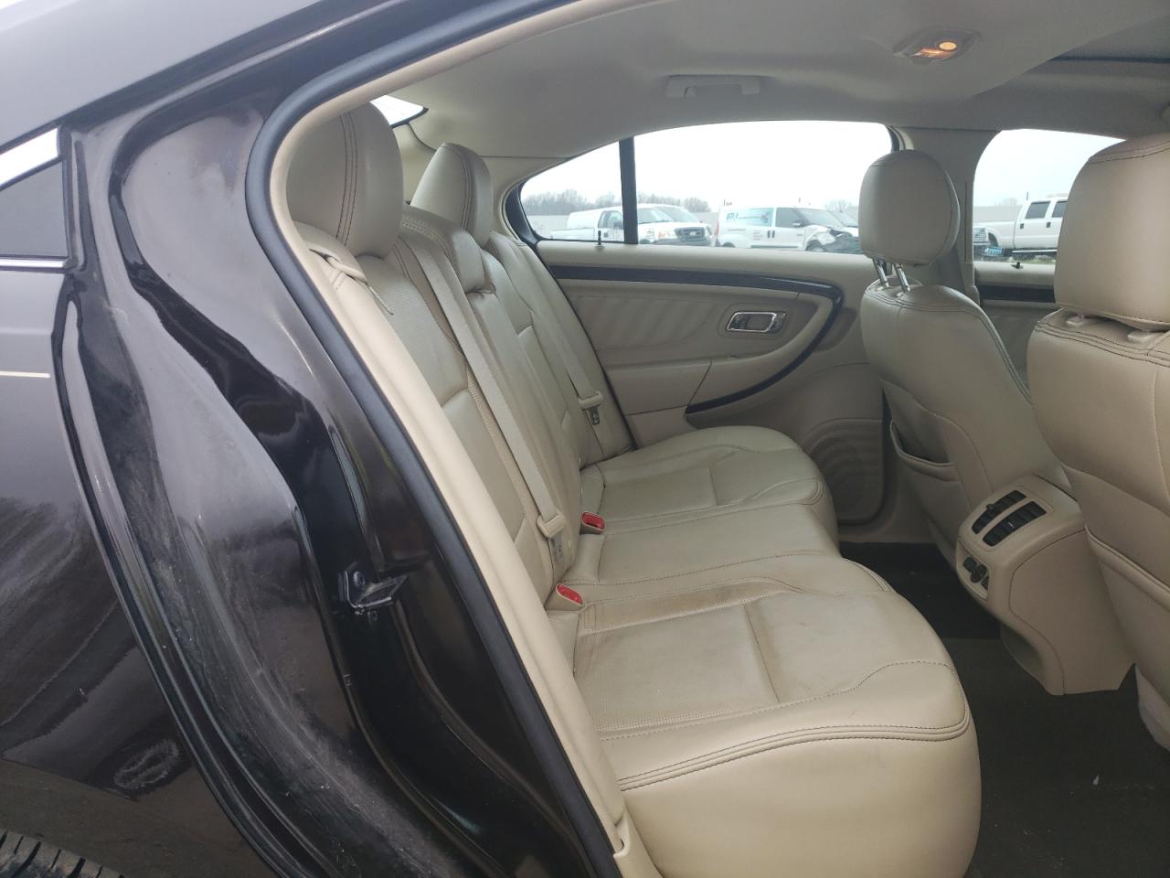 Photo 6 from auction – 2013 FORD TAURUS LIM with VIN 1FAHP2F82DG192516