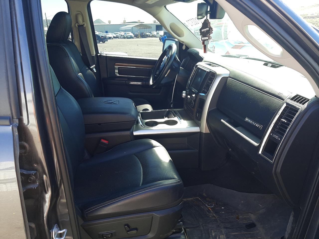 Photo 5 from auction – 2016 RAM 1500 LARAM with VIN 1C6RR7NM0GS392811