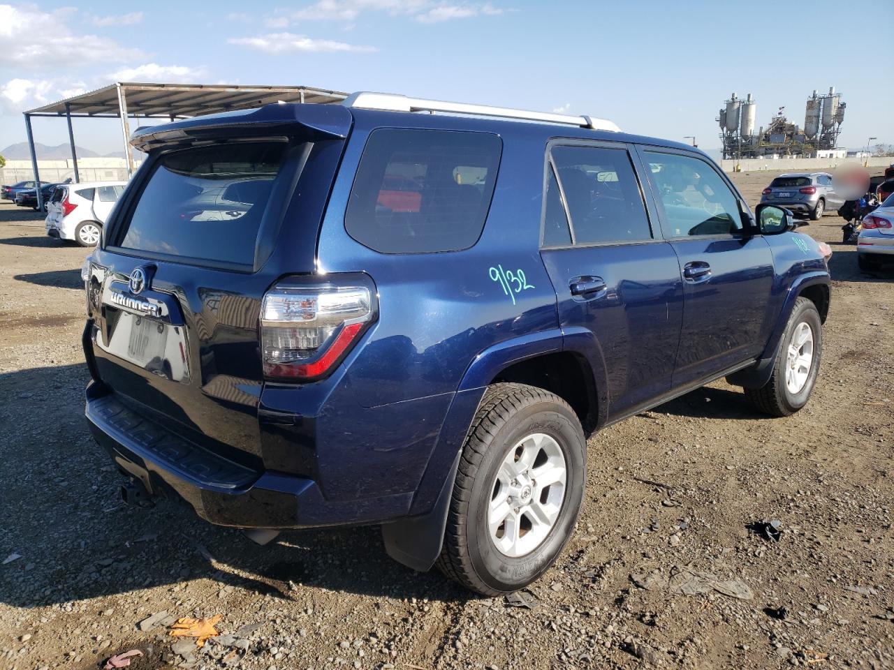 Photo 4 from auction – 2014 TOYOTA 4RUNNER SR with VIN JTEZU5JRXE5069581