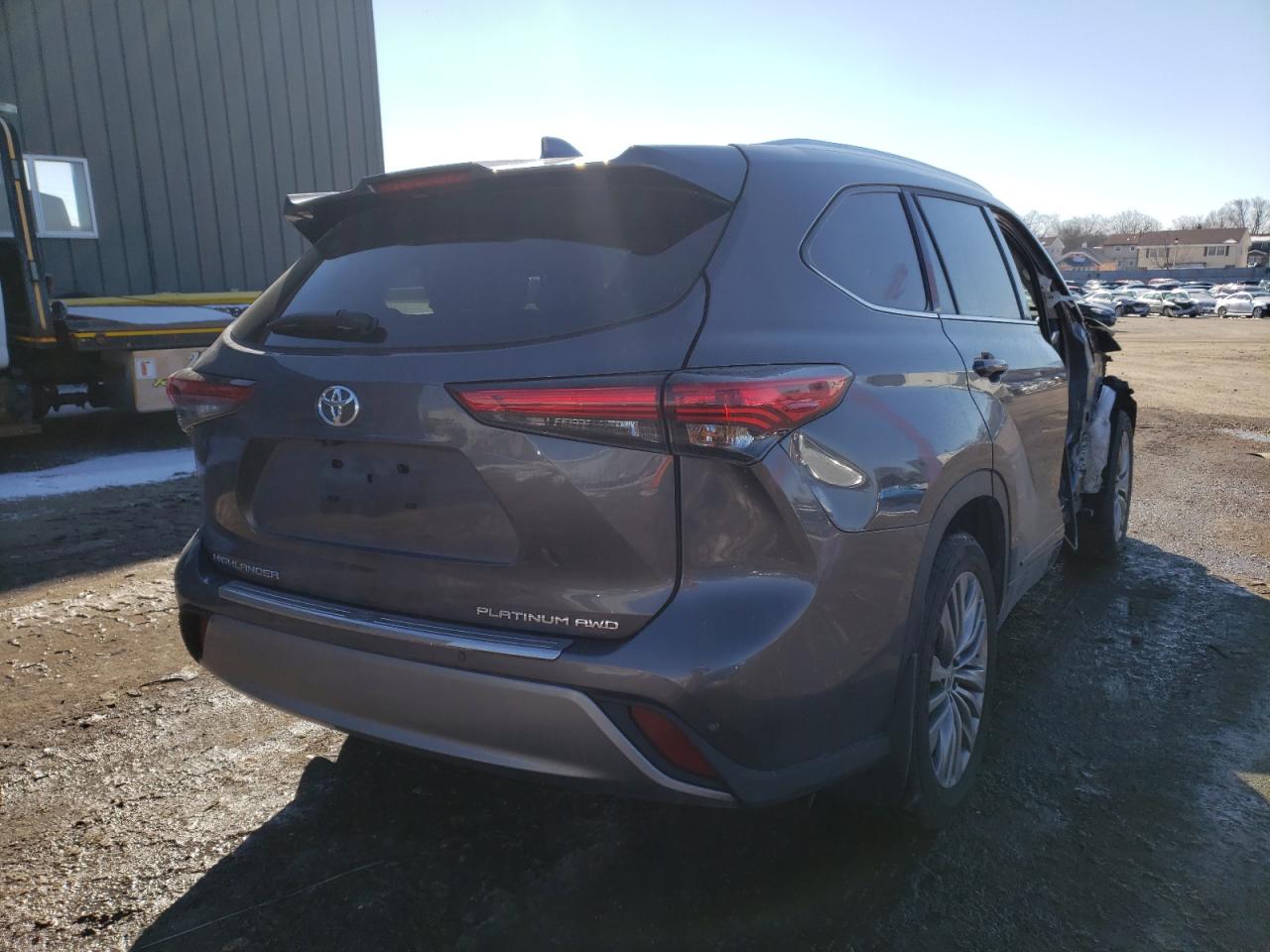 Photo 4 from auction – 2021 TOYOTA HIGHLANDER with VIN 5TDFZRBH0MS160440