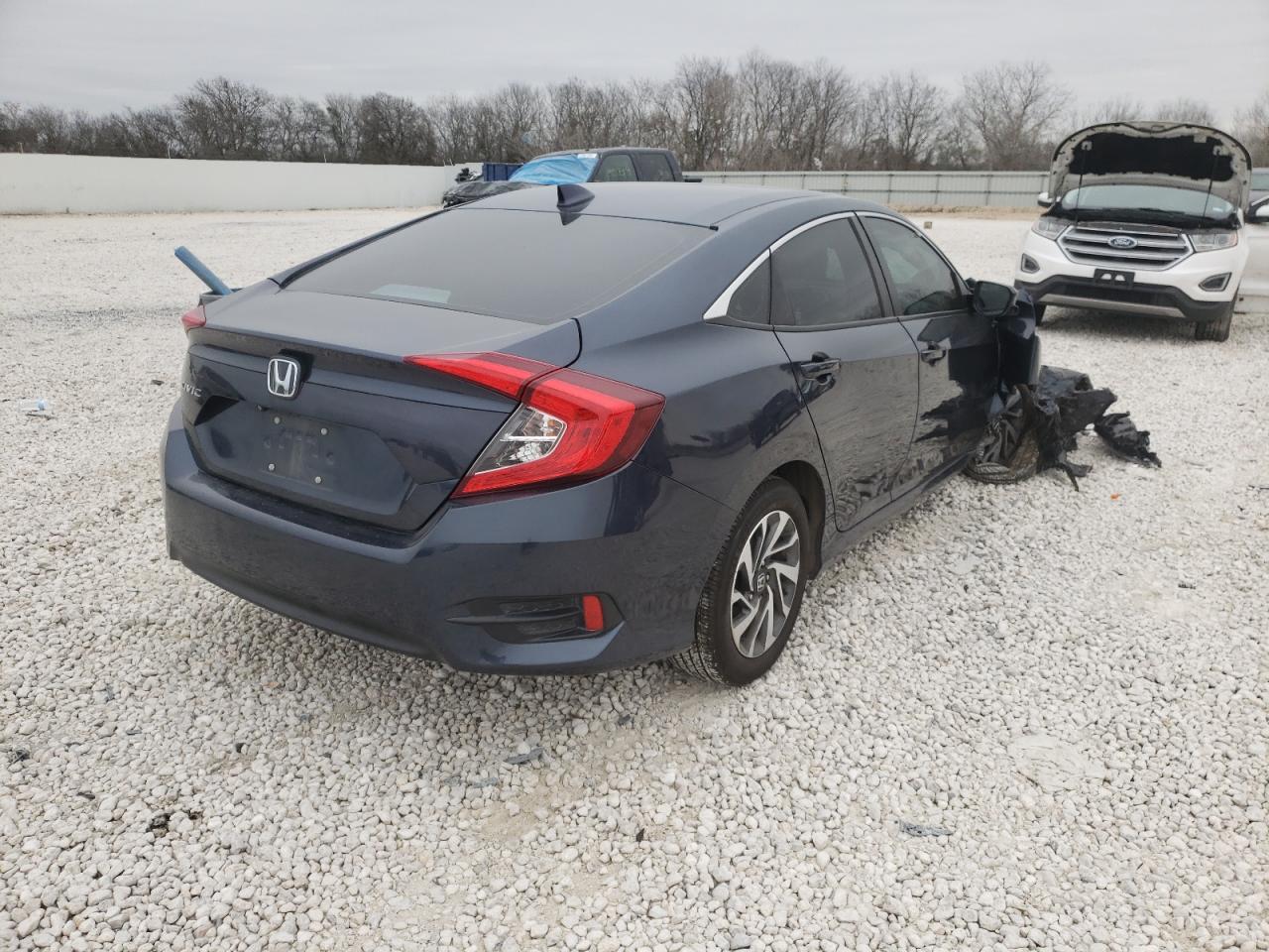Photo 4 from auction – 2017 HONDA CIVIC EX with VIN 19XFC2F7XHE227183