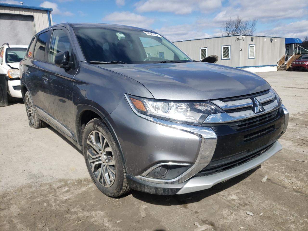 MITSUBISHI OUTLANDER 2018 with VIN JA4AD2A36JZ052432 - Photo from auction
