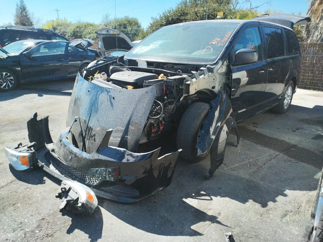 Photo 2 from auction – 2018 DODGE GRAND CARA with VIN 2C4RDGBG6JR348472