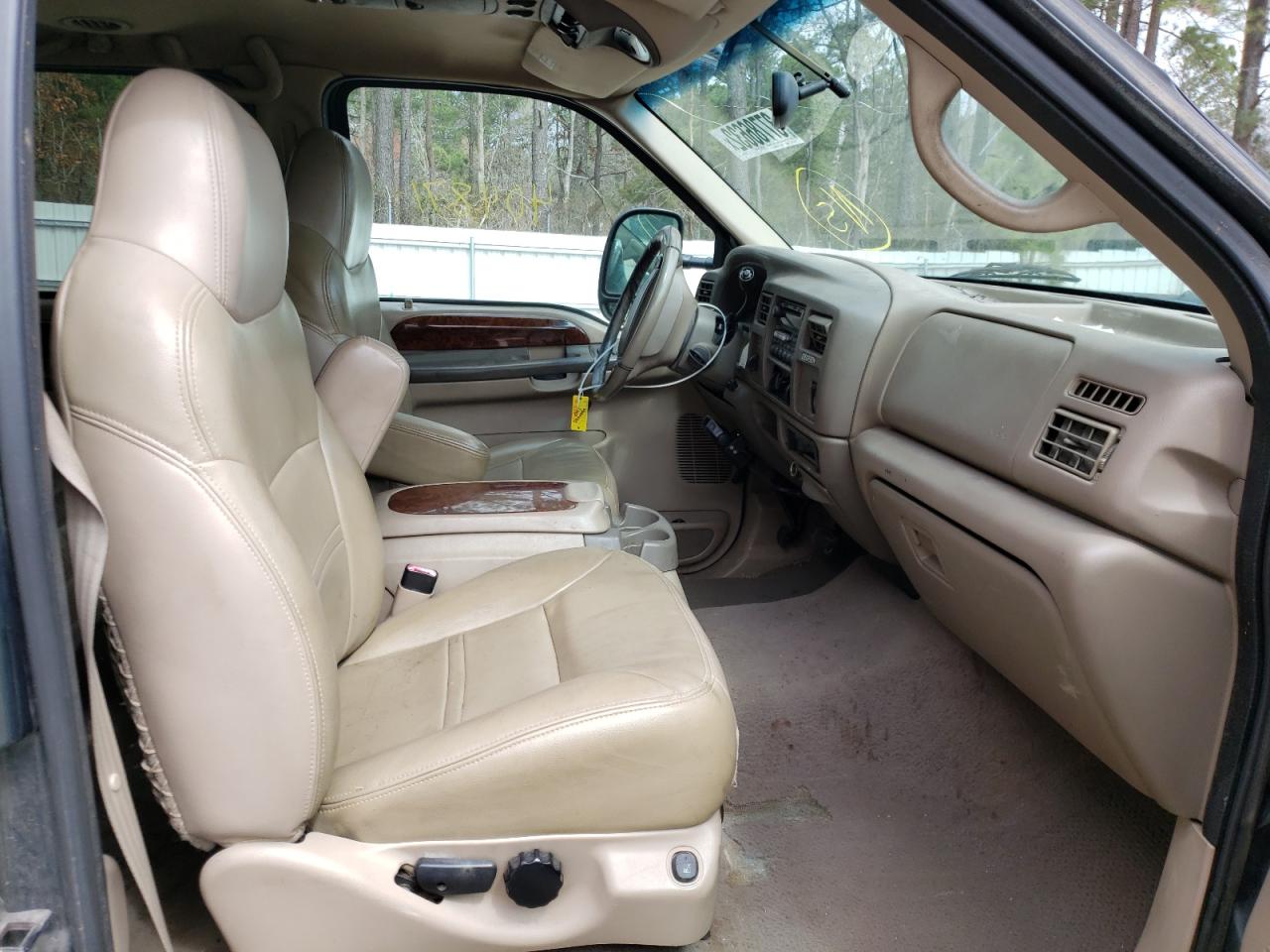Photo 5 from auction – 2000 FORD EXCURSION with VIN 1FMSU43FXYEC19062