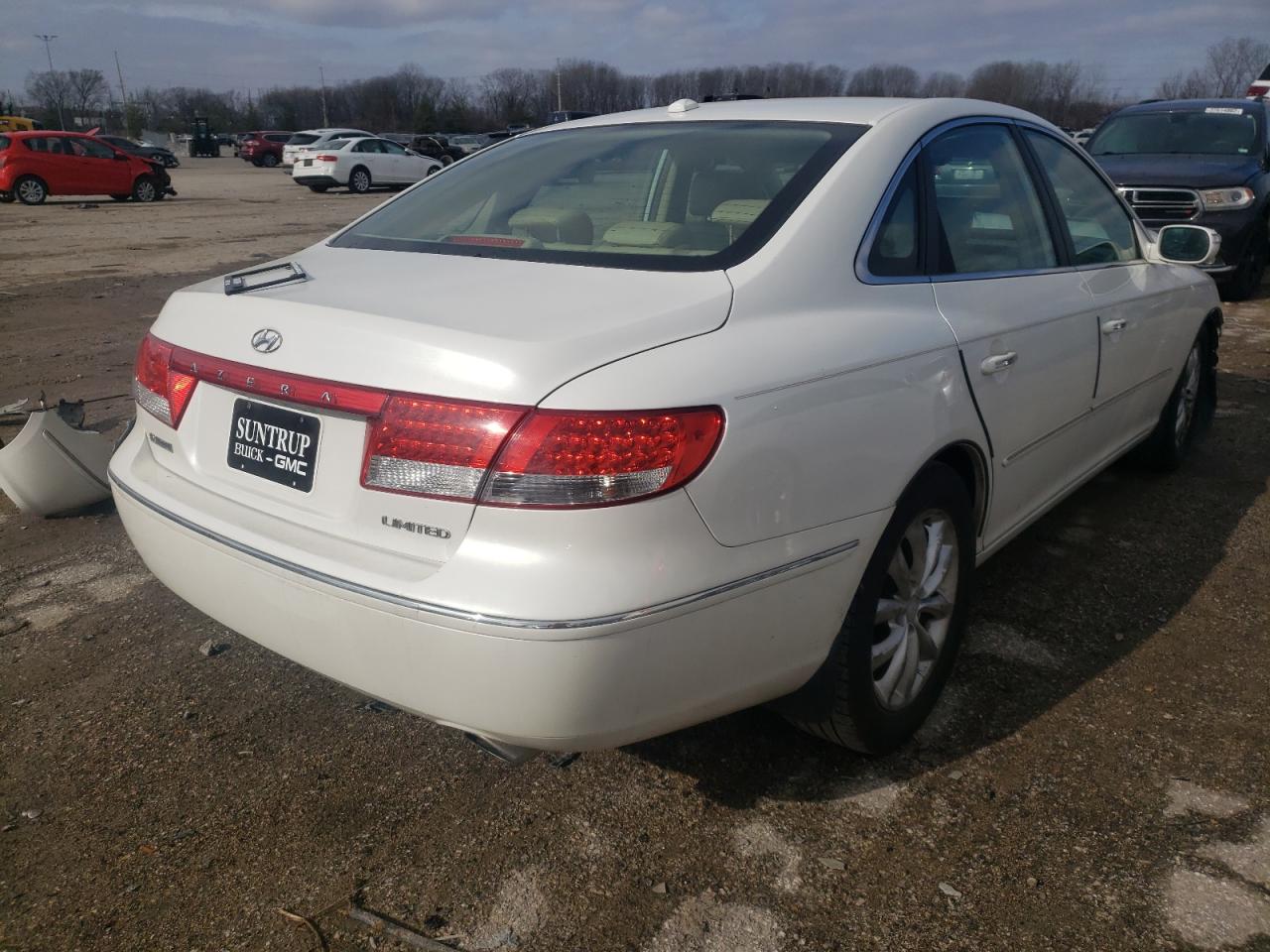 Photo 4 from auction – 2008 HYUNDAI AZERA SE with VIN KMHFC46F78A283454