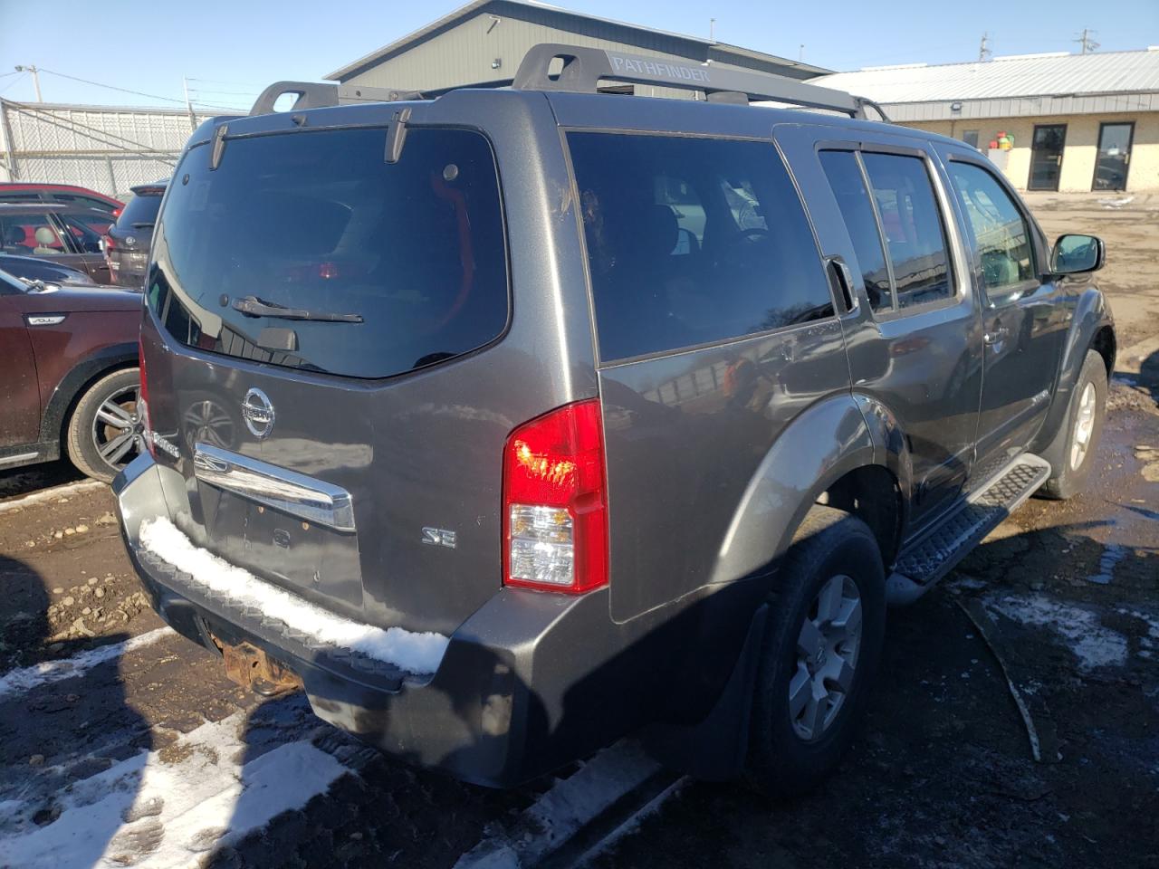 Photo 4 from auction – 2005 NISSAN PATHFINDER with VIN 5N1AR18W35C744878