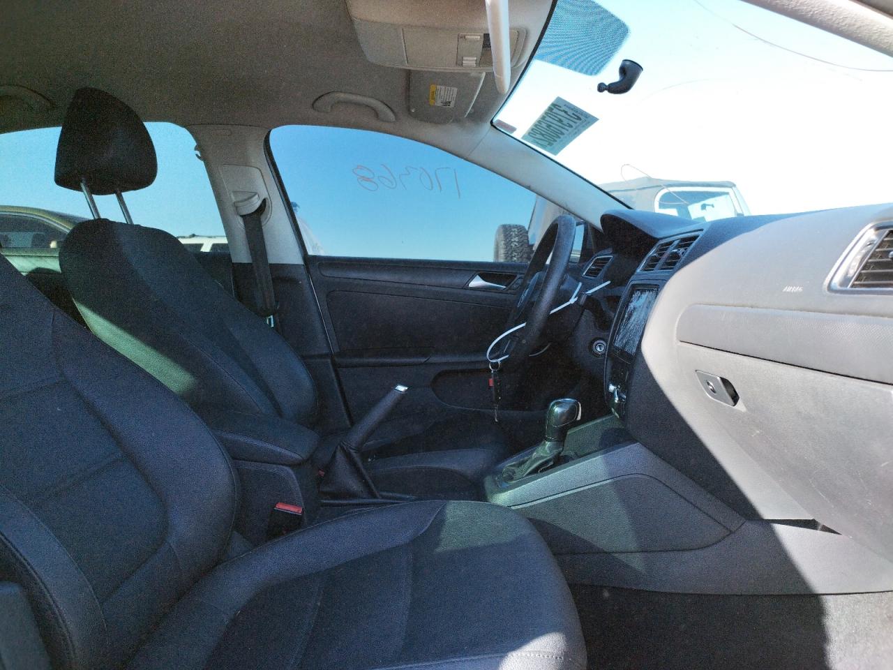 Photo 5 from auction – 2012 VOLKSWAGEN JETTA SE with VIN 3VWDP7AJ5CM128200