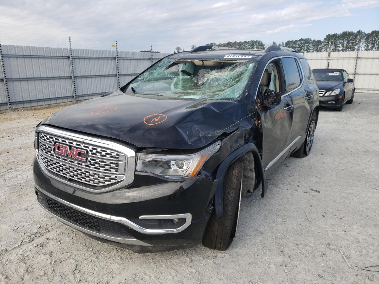 Photo 2 from auction – 2017 GMC ACADIA DEN with VIN 1GKKNPLSXHZ185671