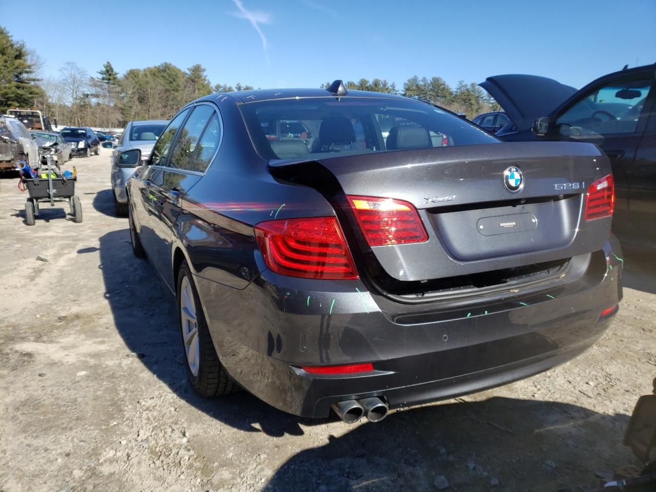 Photo 3 from auction – 2016 BMW 528 XI with VIN WBA5A7C55GG151336