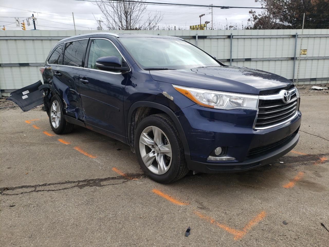 TOYOTA HIGHLANDER 2015 with VIN 5TDDKRFH0FS218829 - Photo from auction