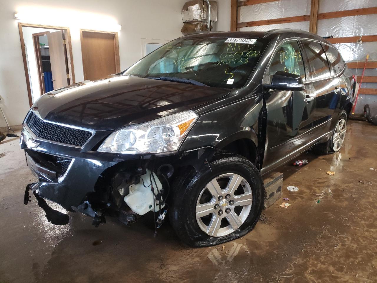 Photo 2 from auction – 2010 CHEVROLET TRAVERSE L with VIN 1GNLVFED5AJ255923