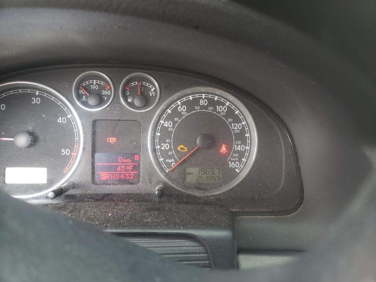 Photo 8 from auction – 2005 VOLKSWAGEN PASSAT GLS with VIN WVWAE63BX5E018909