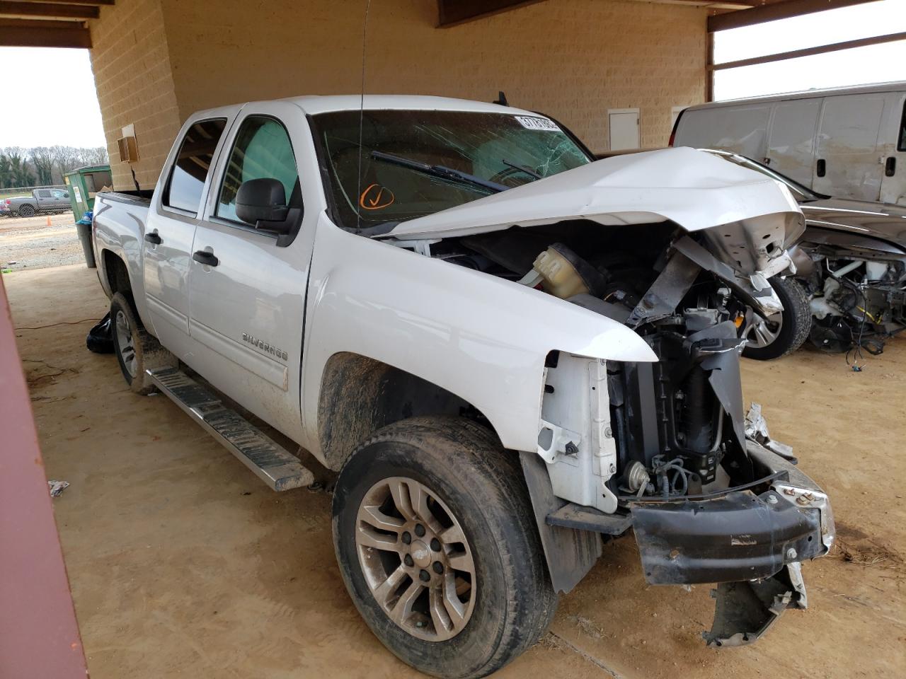 CHEVROLET SILVERADO 2012 with VIN 3GCPKSE74CG240758 - Photo from auction