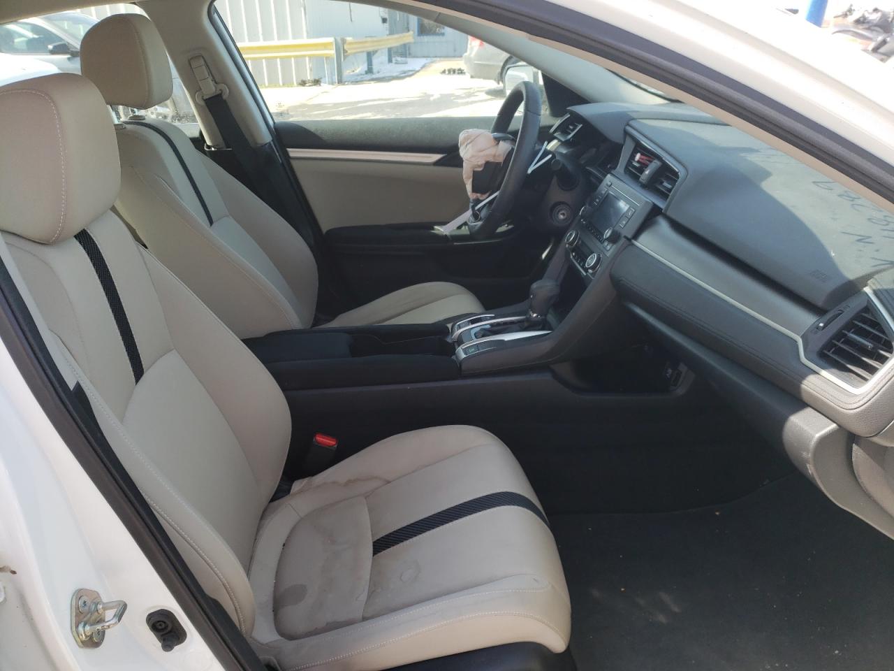 Photo 5 from auction – 2017 HONDA CIVIC LX with VIN 19XFC2F59HE048289