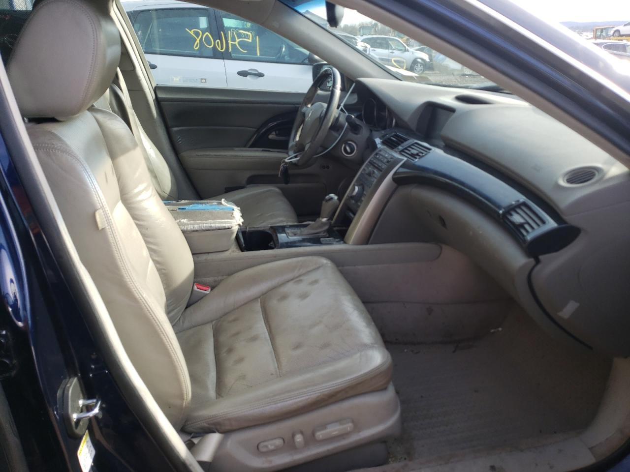 Photo 5 from auction – 2010 ACURA RL with VIN JH4KB2F67AC000392