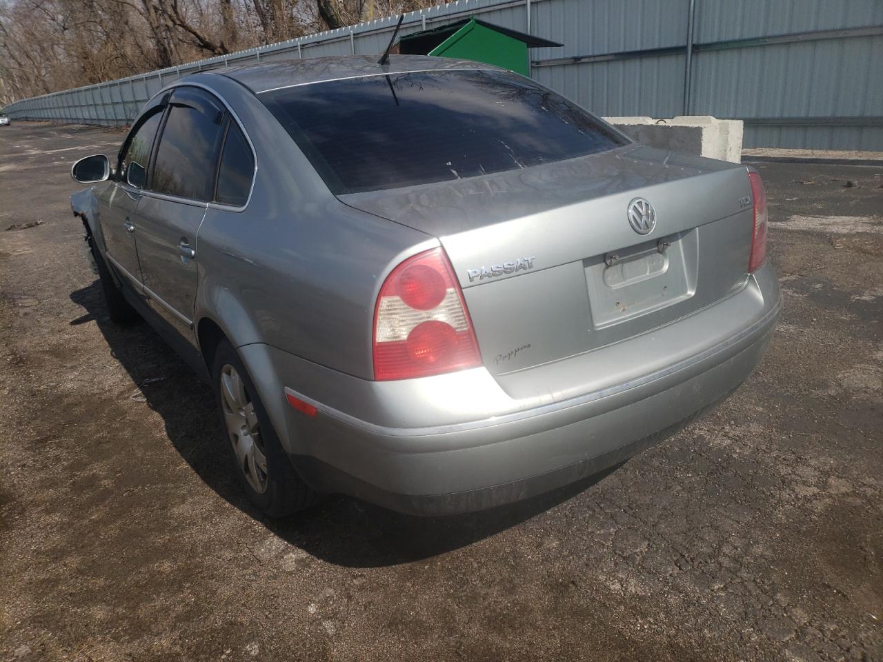 Photo 3 from auction – 2005 VOLKSWAGEN PASSAT GLS with VIN WVWAE63BX5E018909
