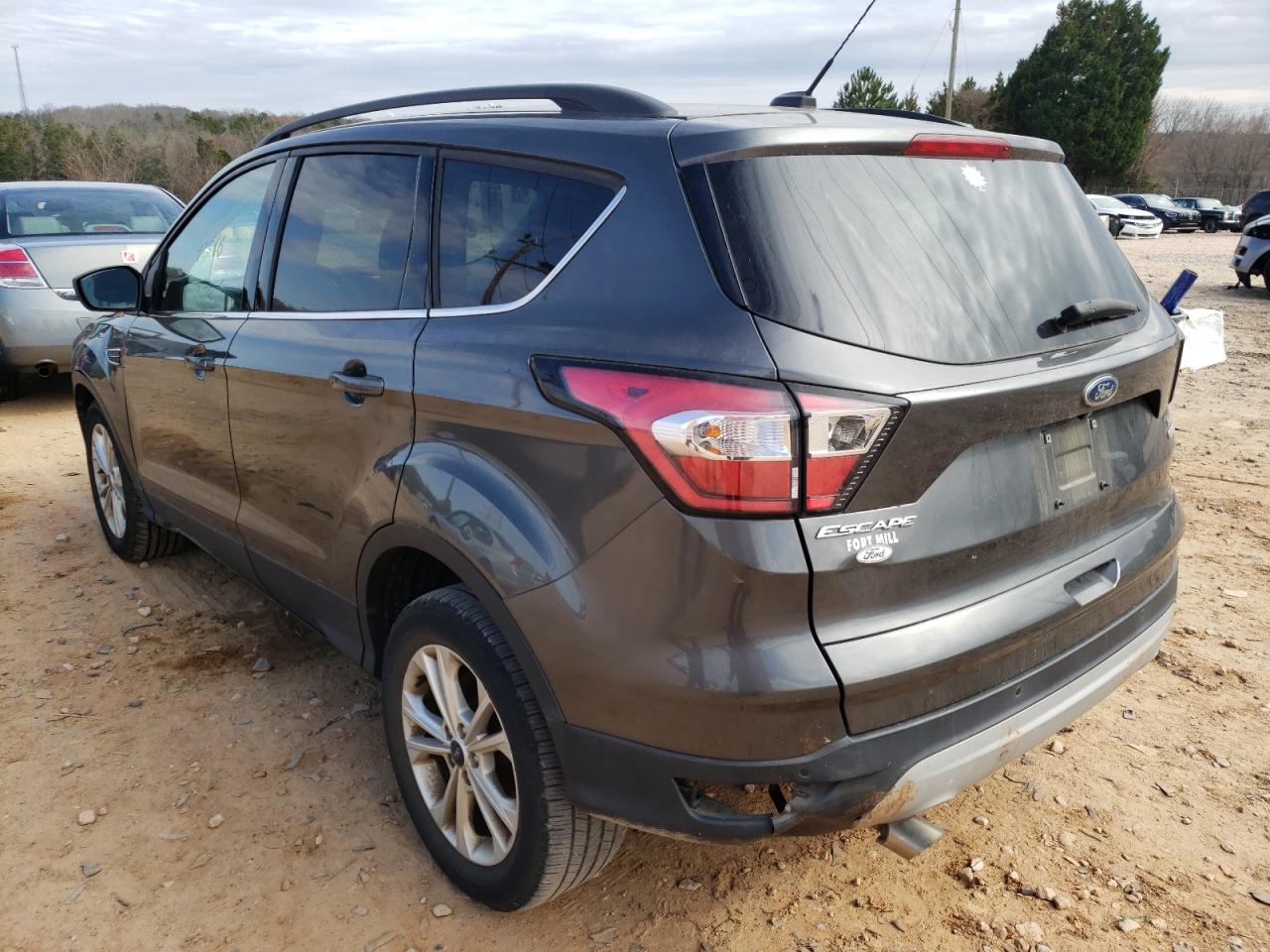 Photo 3 from auction – 2017 FORD ESCAPE SE with VIN 1FMCU0GD0HUD72240