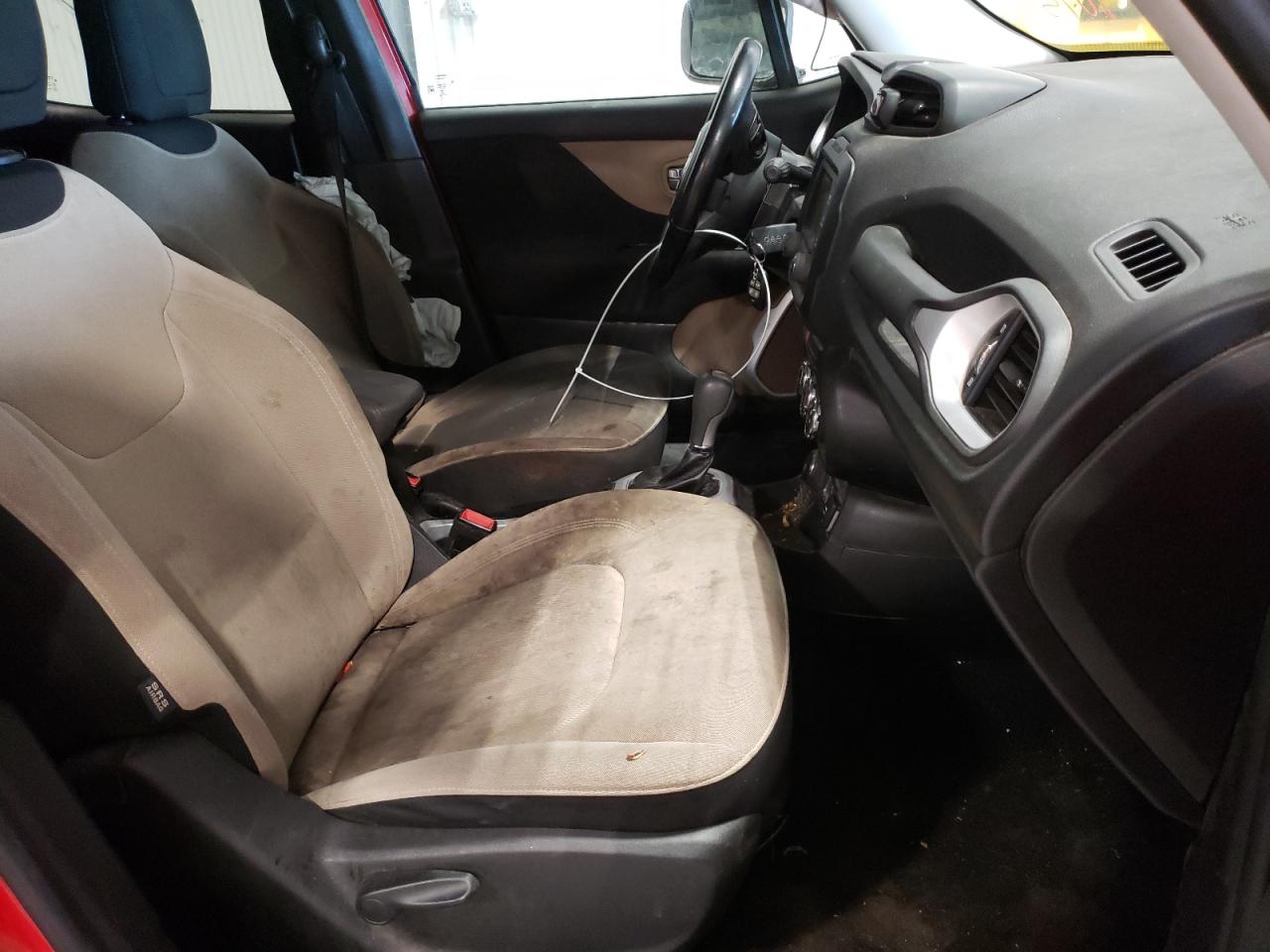 Photo 5 from auction – 2015 JEEP RENEGADE L with VIN ZACCJBBT0FPB72075