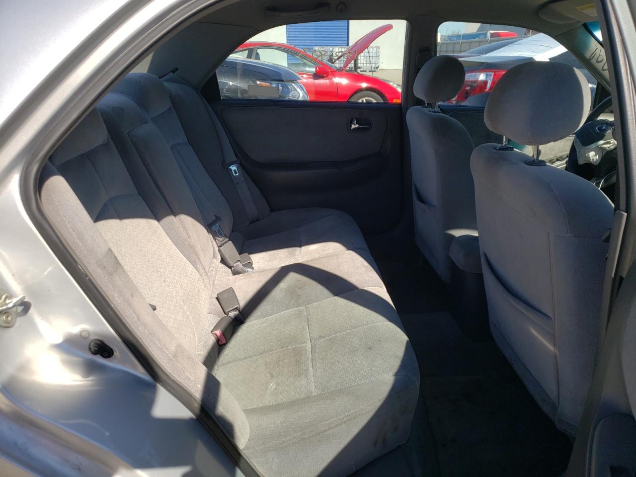 Photo 6 from auction – 2000 MAZDA 626 ES with VIN 1YVGF22D2Y5113496