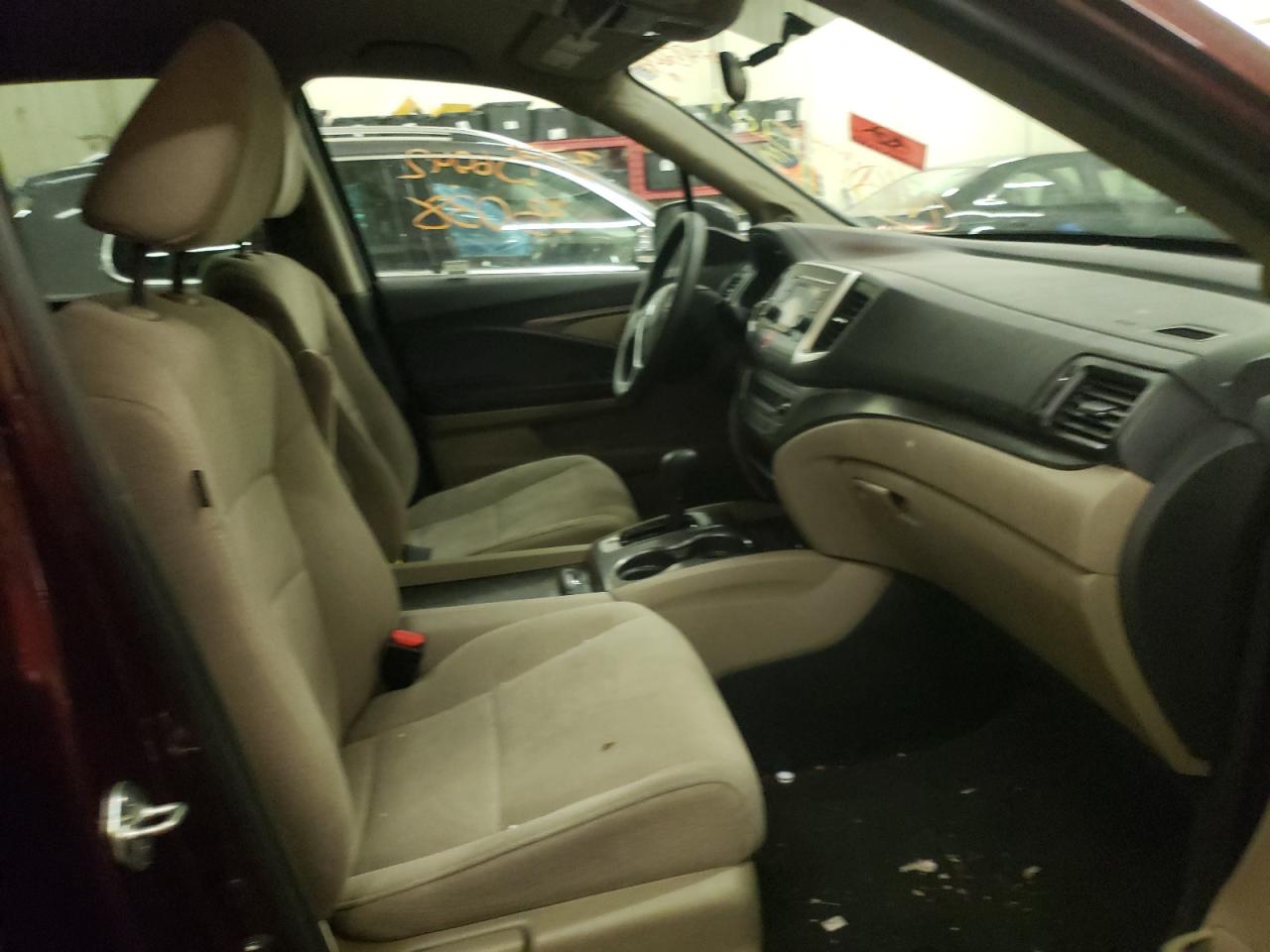 Photo 5 from auction – 2017 HONDA PILOT LX with VIN 5FNYF6H13HB078142