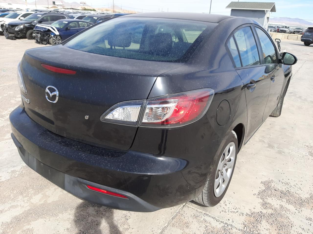 Photo 4 from auction – 2011 MAZDA 3 I with VIN JM1BL1UG2B1384387
