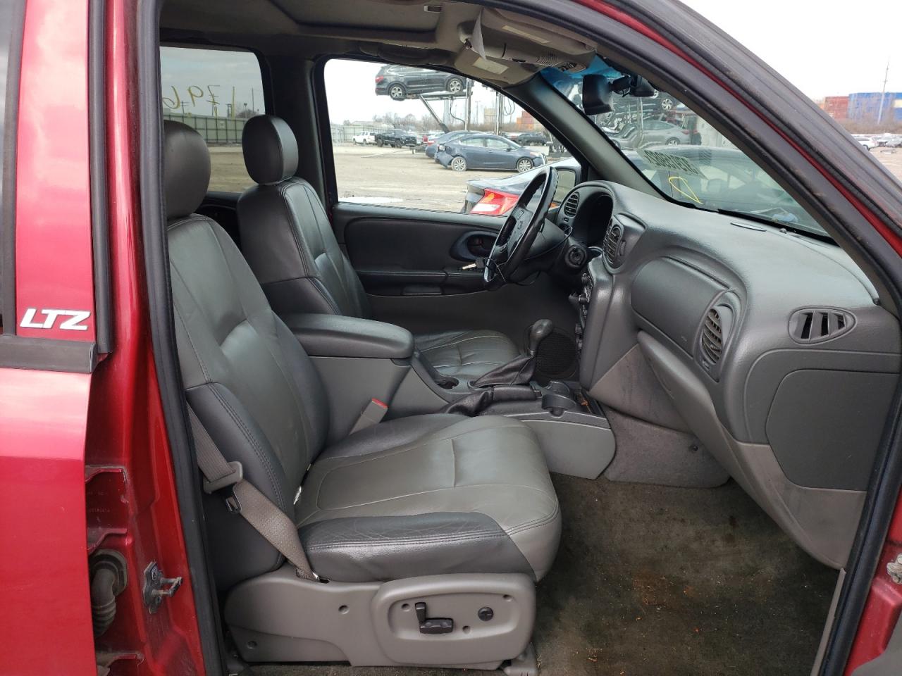 Photo 5 from auction – 2002 CHEVROLET TRAILBLAZE with VIN 1GNDT13S322221506