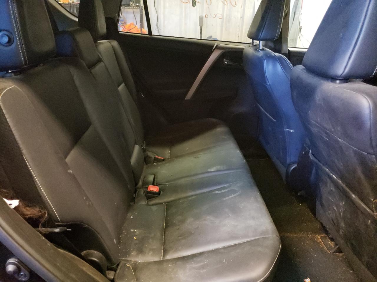 Photo 6 from auction – 2015 TOYOTA RAV4 LIMIT with VIN 2T3DFREV3FW268828