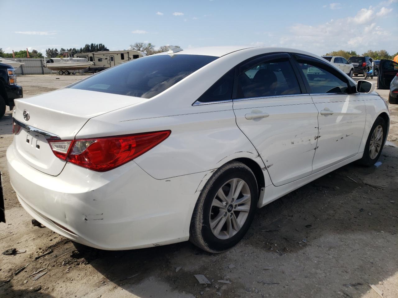 Photo 4 from auction – 2012 HYUNDAI SONATA GLS with VIN 5NPEB4ACXCH459284