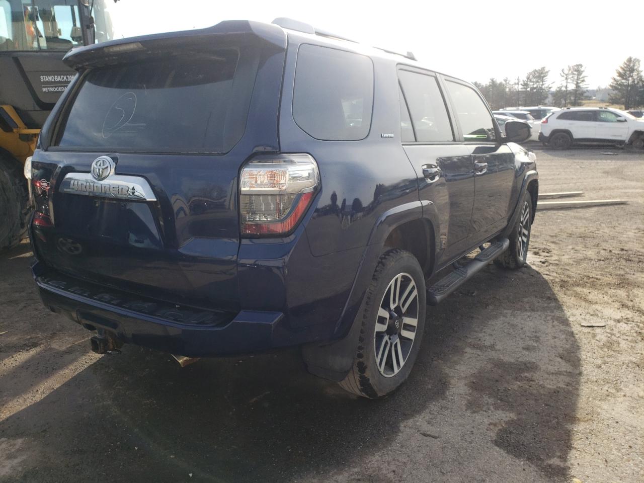 Photo 4 from auction – 2019 TOYOTA 4RUNNER SR with VIN JTEBU5JR0K5626916