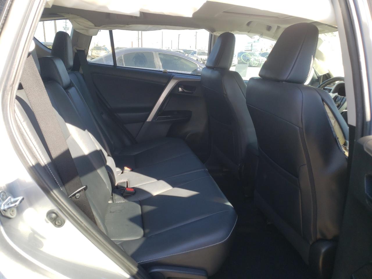 Photo 6 from auction – 2016 TOYOTA RAV4 LIMIT with VIN 2T3YFREV0GW240312