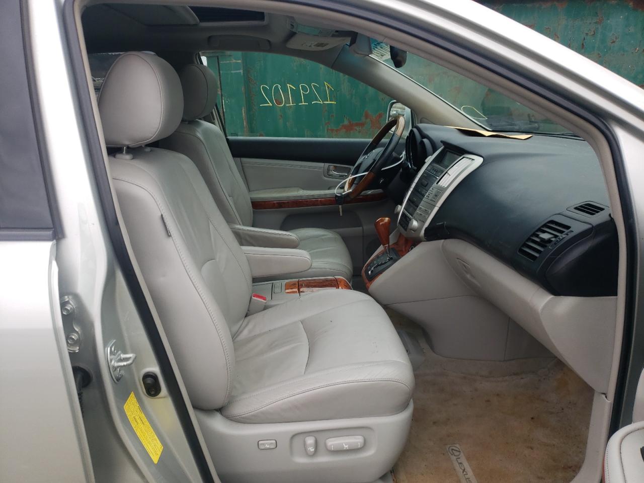 Photo 5 from auction – 2006 LEXUS RX 330 with VIN 2T2GA31U26C051542