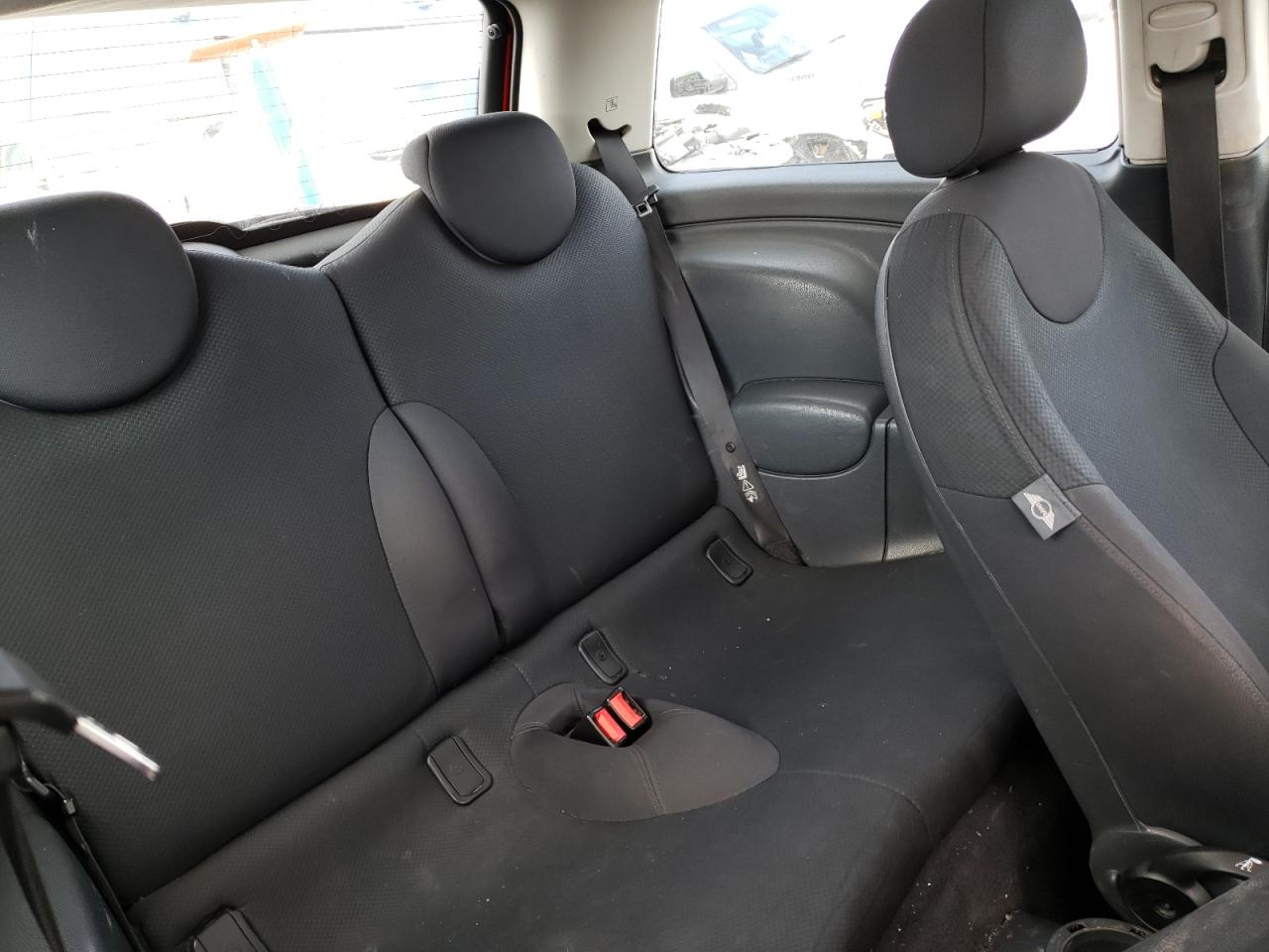 Photo 6 from auction – 2005 MINI COOPER with VIN WMWRC33505TK60845