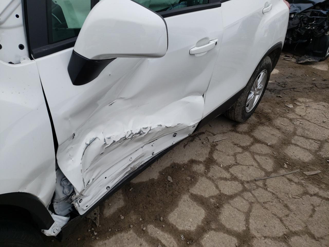 Photo 9 from auction – 2020 CHEVROLET TRAX LS with VIN KL7CJKSBXLB055940