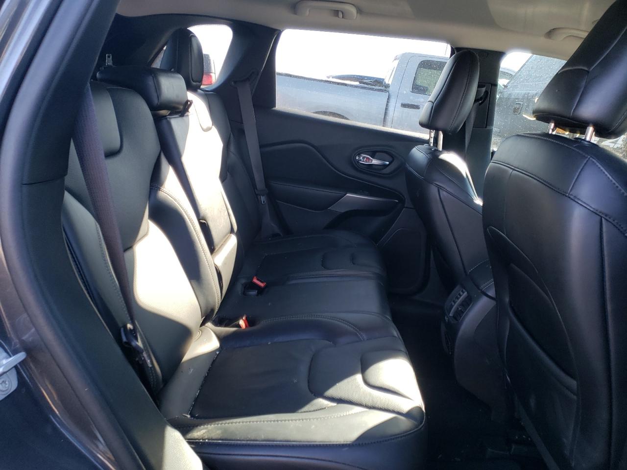 Photo 6 from auction – 2019 JEEP CHEROKEE L with VIN 1C4PJMDN1KD490078