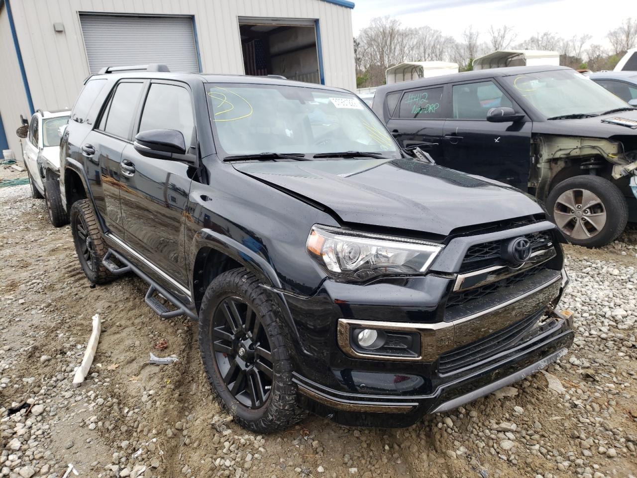 TOYOTA 4RUNNER SR 2019 with VIN JTEZU5JR0K5196030 - Photo from auction