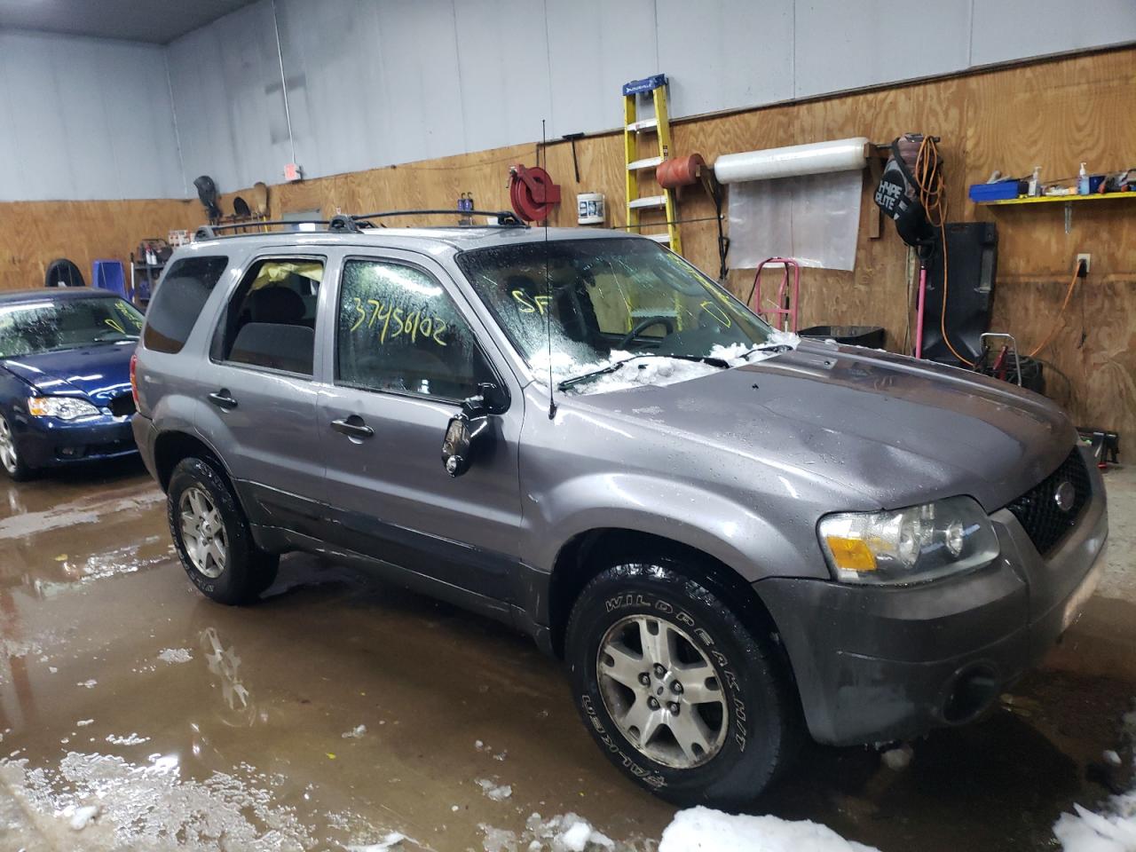 FORD ESCAPE XLT 2007 with VIN 1FMCU931X7KB45194 - Photo from auction