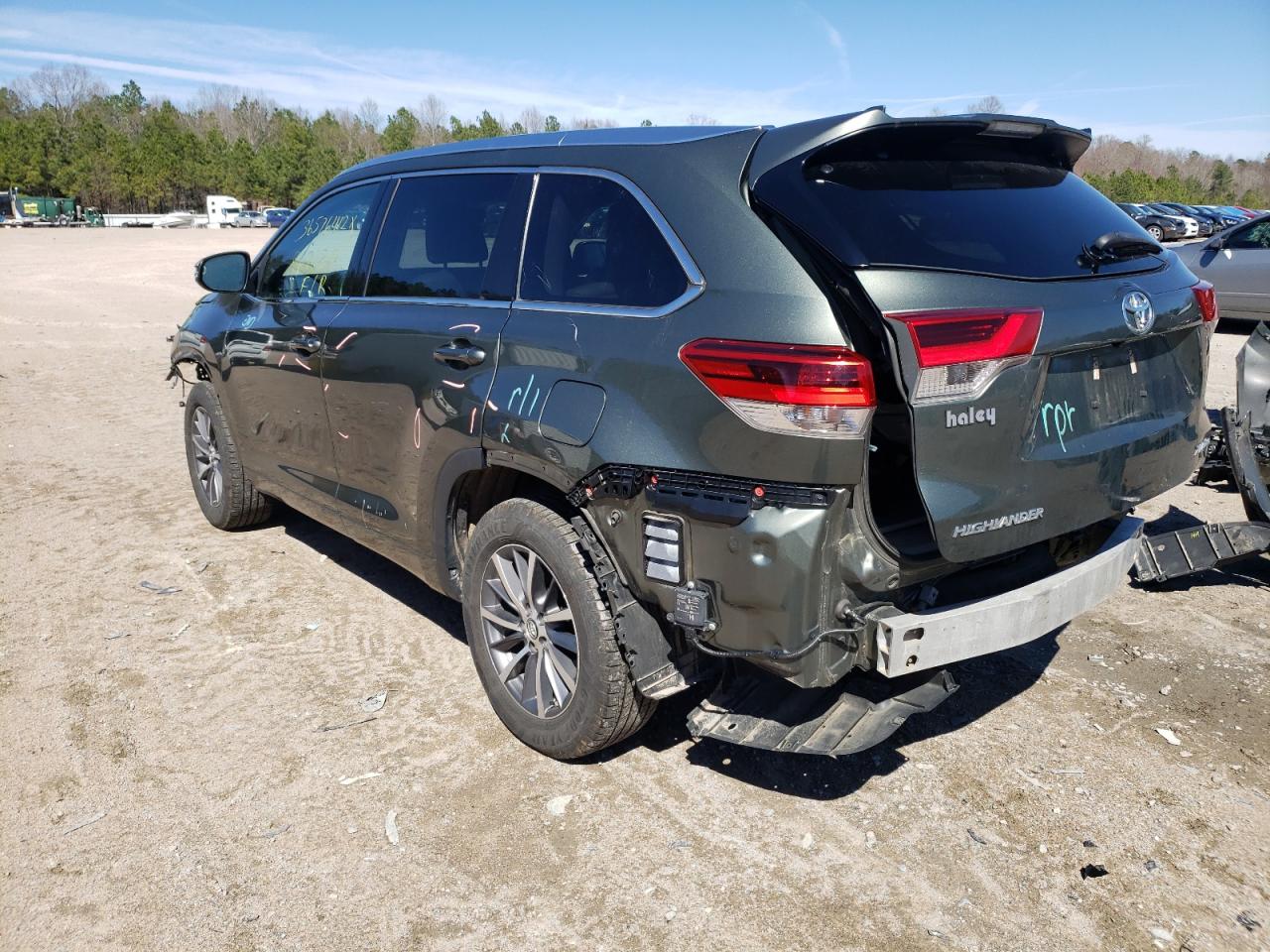 Photo 3 from auction – 2017 TOYOTA HIGHLANDER with VIN 5TDJZRFH4HS455969