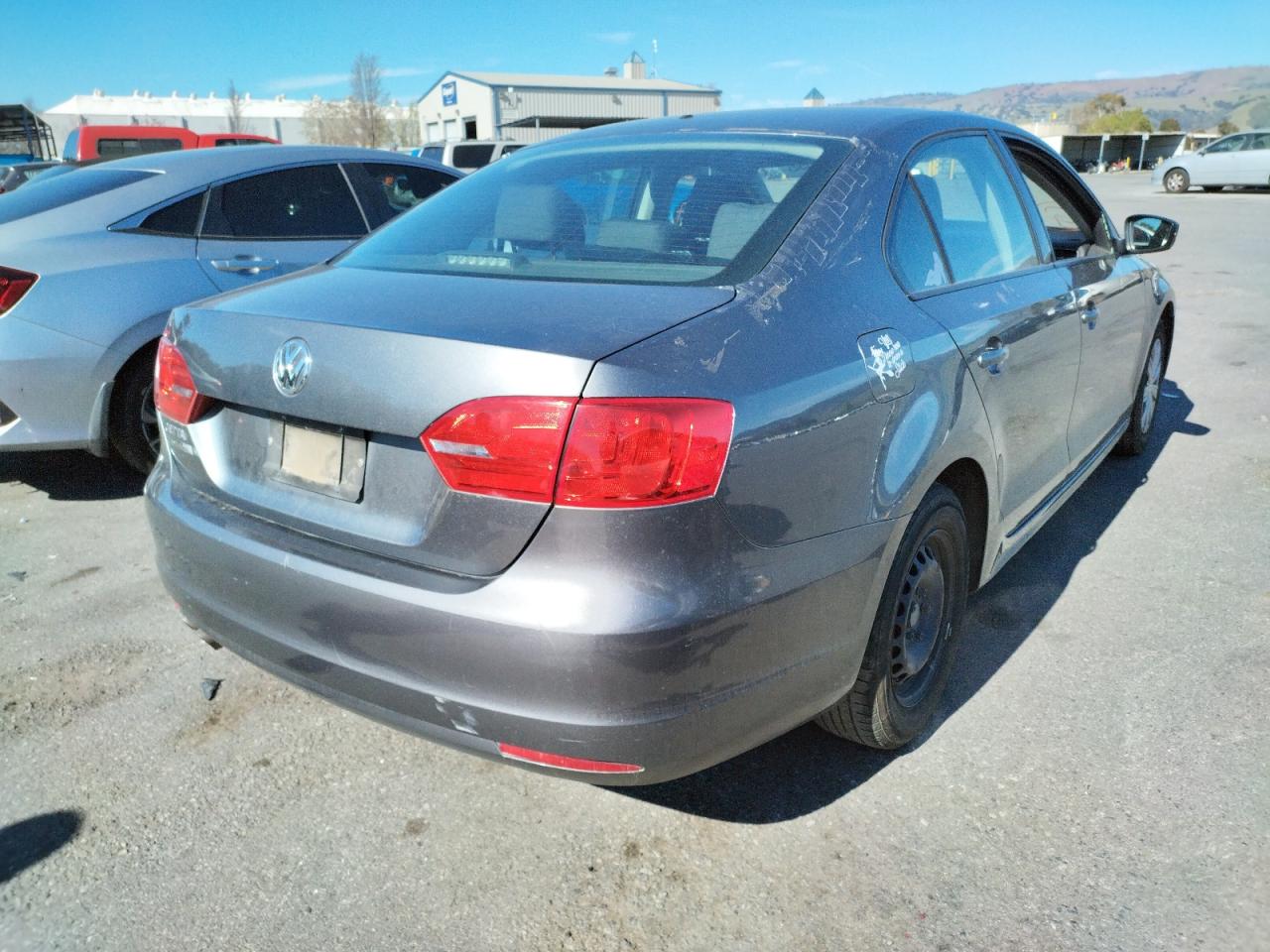 Photo 4 from auction – 2012 VOLKSWAGEN JETTA BASE with VIN 3VW1K7AJ2CM466767