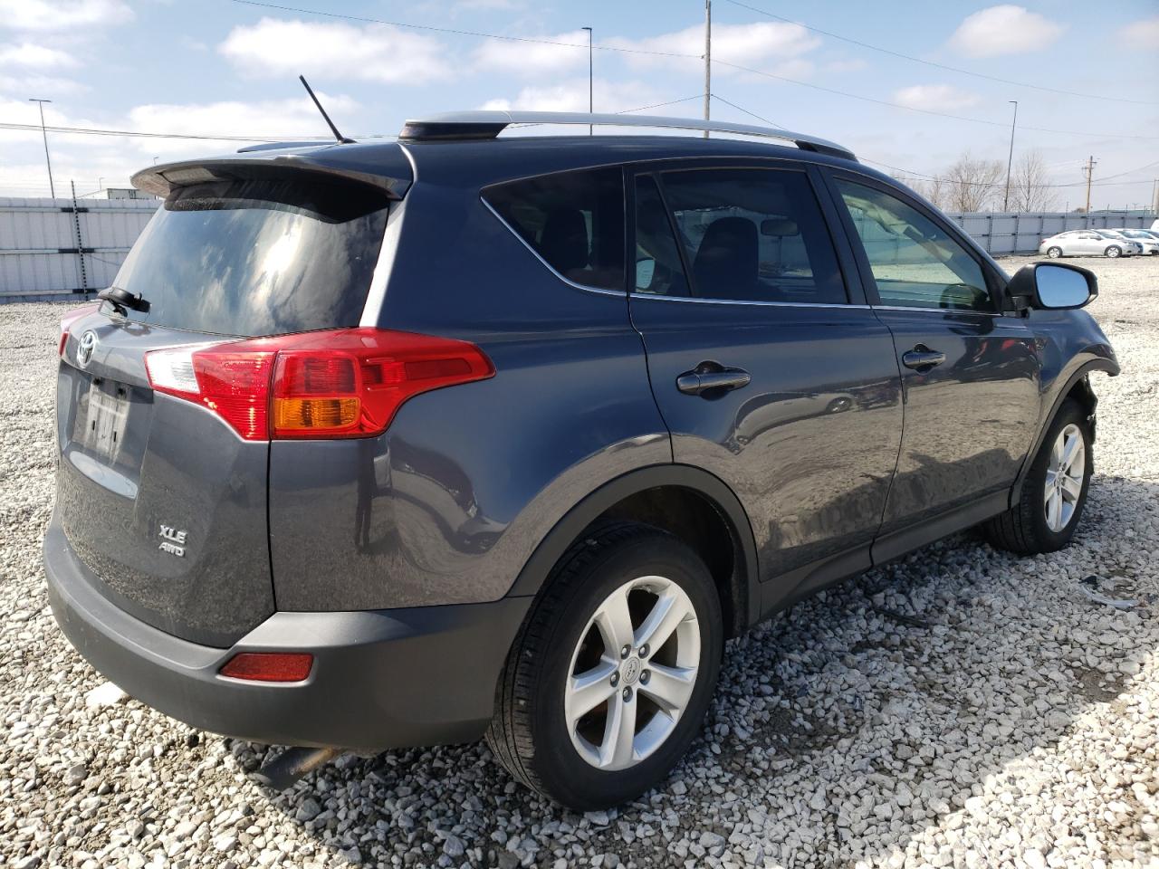 Photo 4 from auction – 2013 TOYOTA RAV4 XLE with VIN JTMRFREV1DD011313