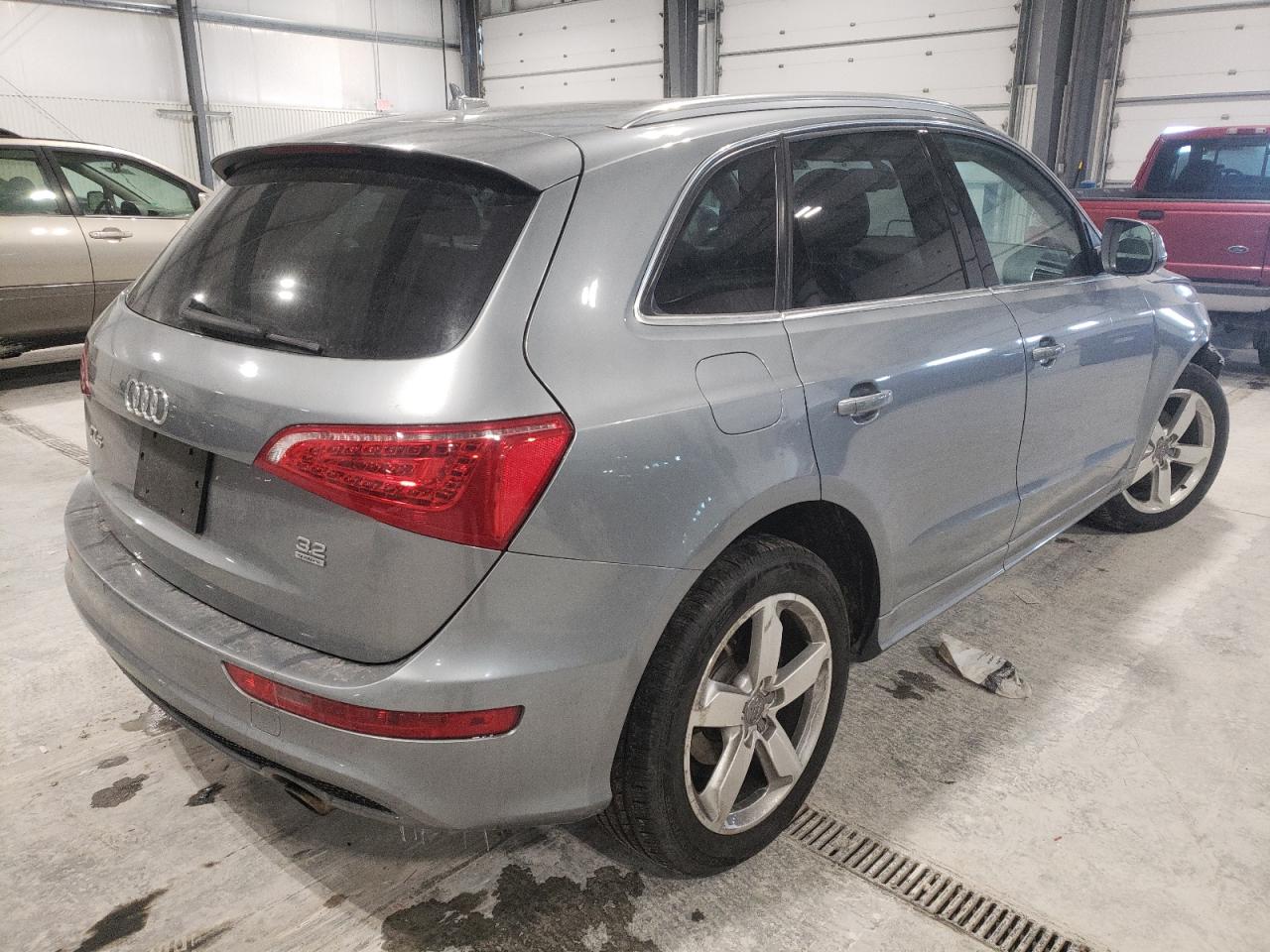 Photo 4 from auction – 2011 AUDI Q5 PREMIUM with VIN WA1DKAFP8BA037620